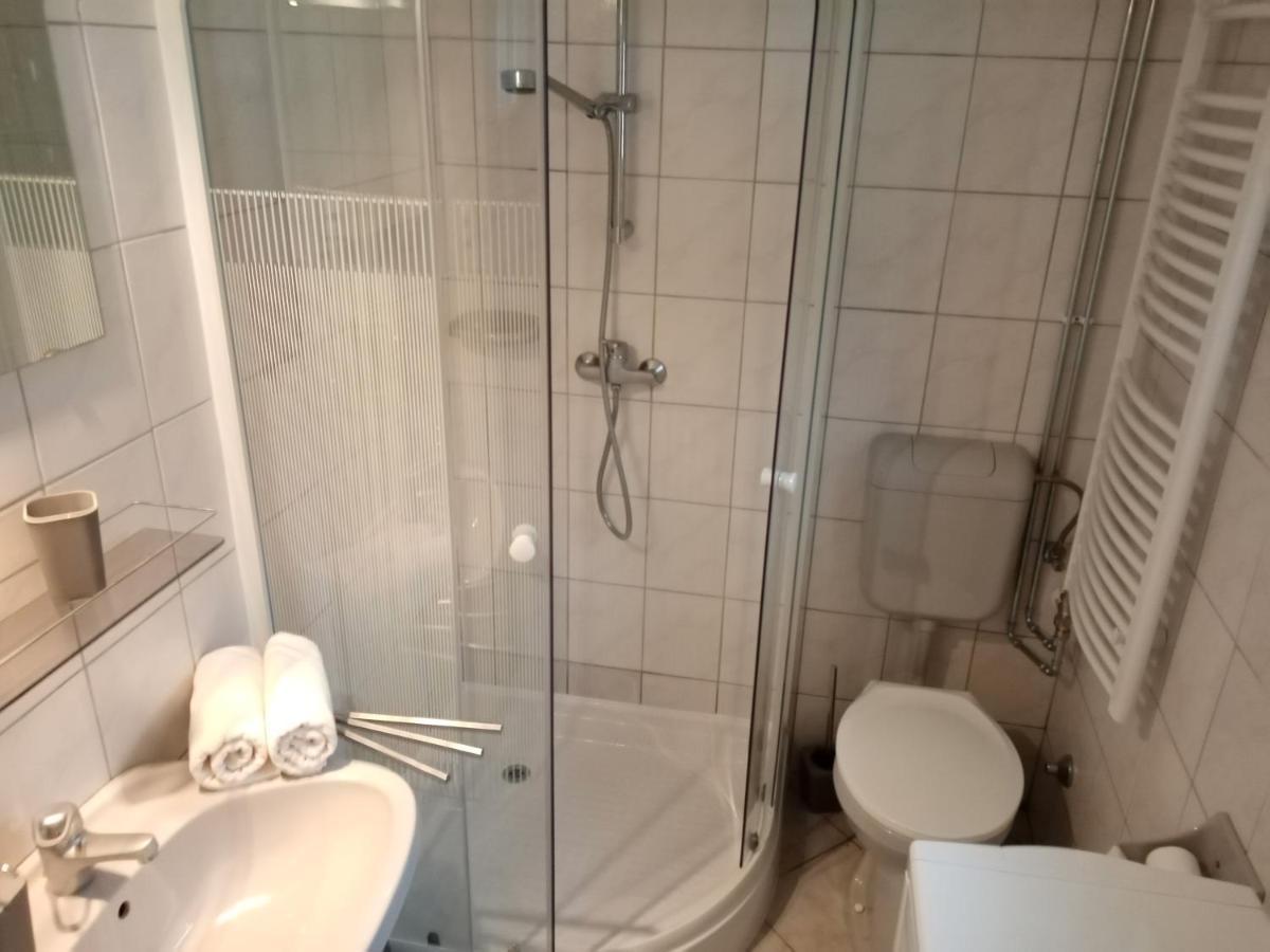 Eoetvoes Nyaralo Villa Siofok Luaran gambar