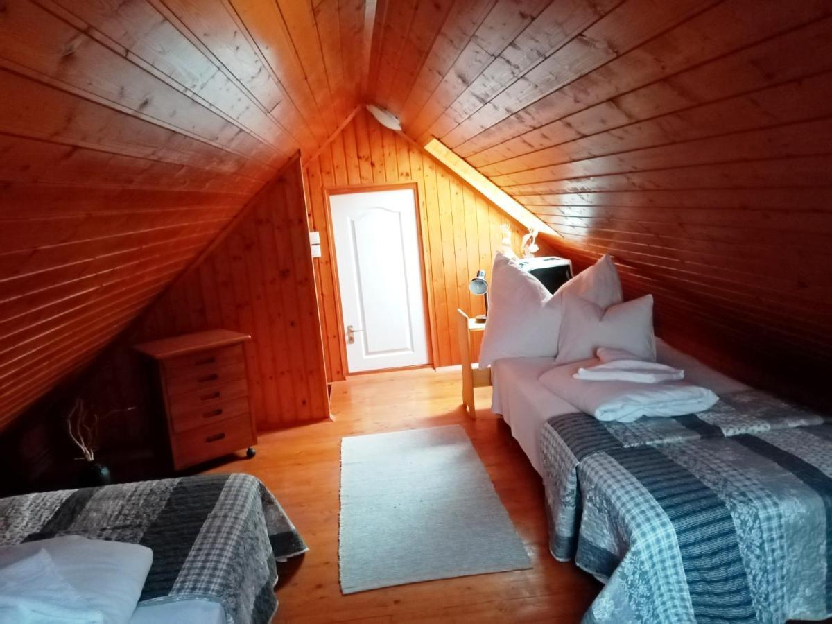 Eoetvoes Nyaralo Villa Siofok Luaran gambar